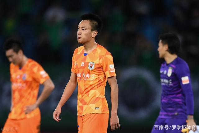 意甲-奥斯梅恩二射一传 那不勒斯5-1大胜尤文